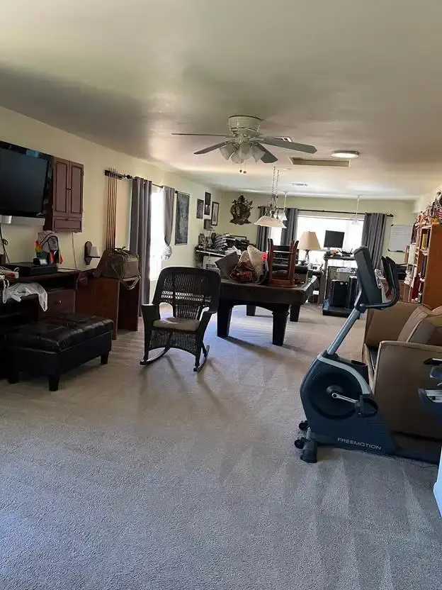 Great room carpet steam cleaned in Newark, DE home